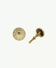 Solange Knob