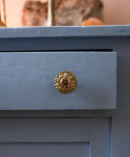 Solange Knob